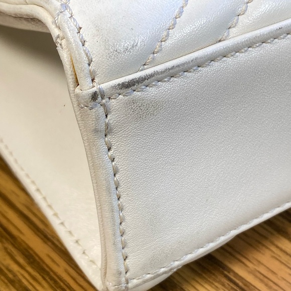 Ivory Chevron Heart Wristlet - Picture 7 of 10